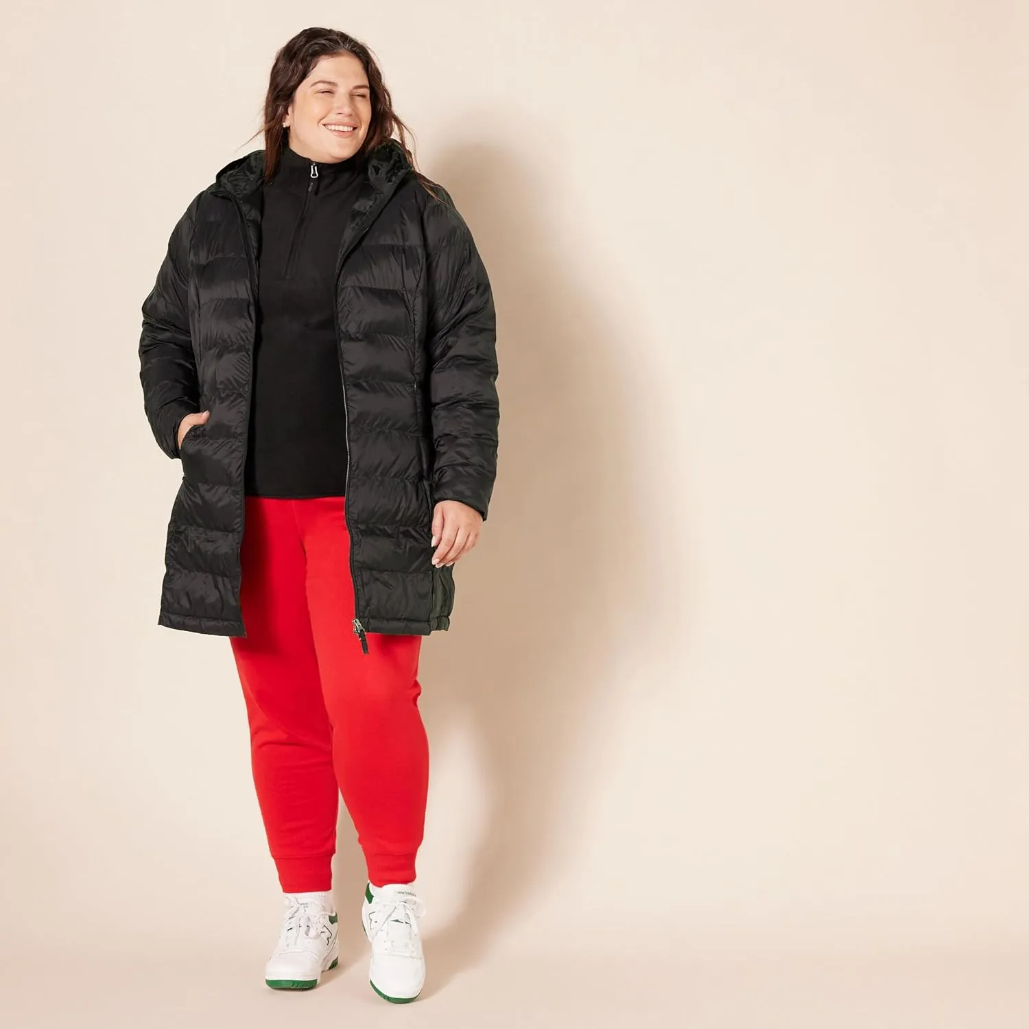 Amazon Essentials Women's Lightweight Water-Resistant Packable Hooded Puffer Coat (Available in Plus Size)