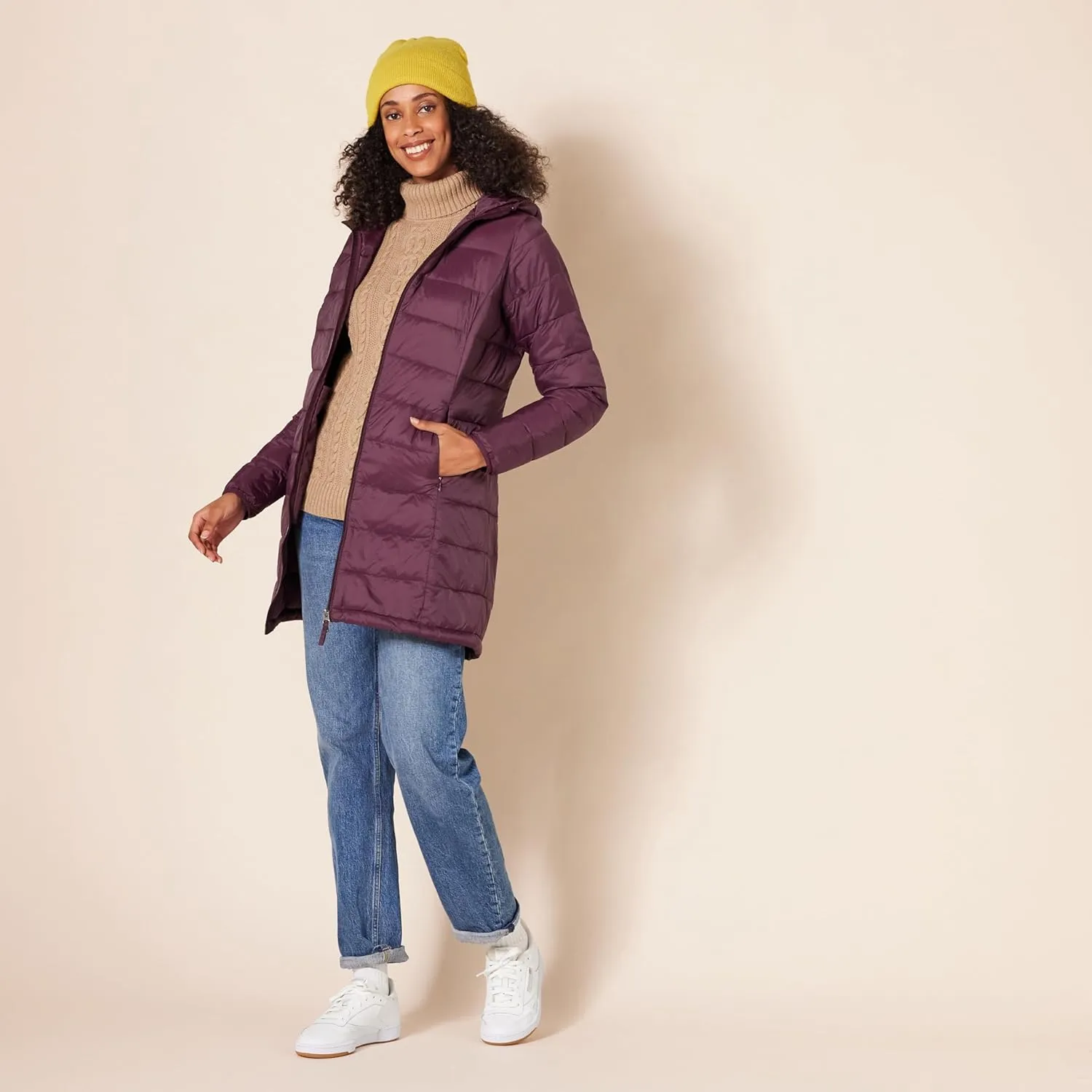 Amazon Essentials Women's Lightweight Water-Resistant Packable Hooded Puffer Coat (Available in Plus Size)
