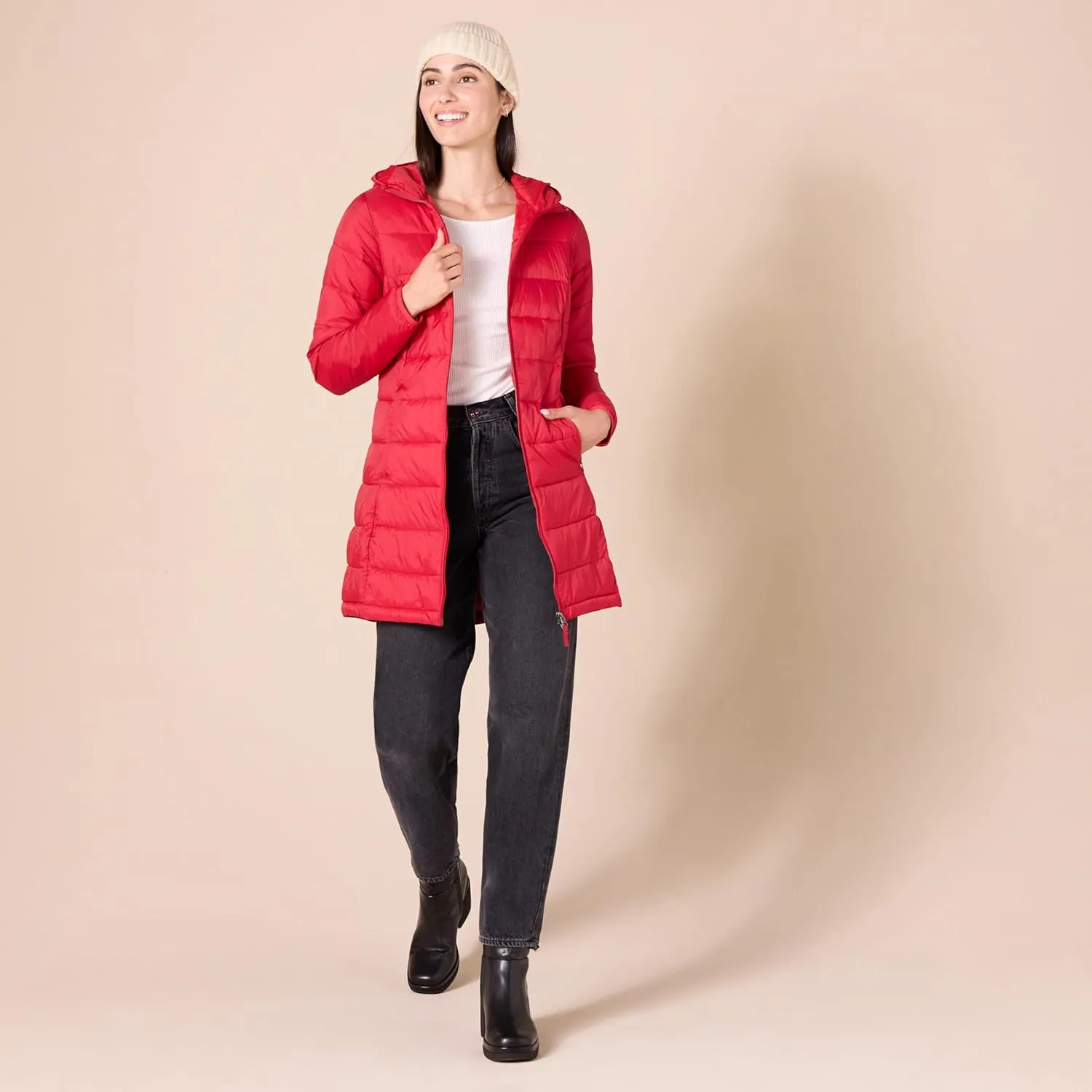 Amazon Essentials Women's Lightweight Water-Resistant Packable Hooded Puffer Coat (Available in Plus Size)