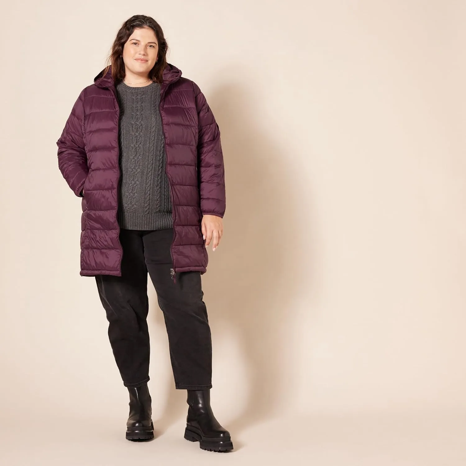 Amazon Essentials Women's Lightweight Water-Resistant Packable Hooded Puffer Coat (Available in Plus Size)