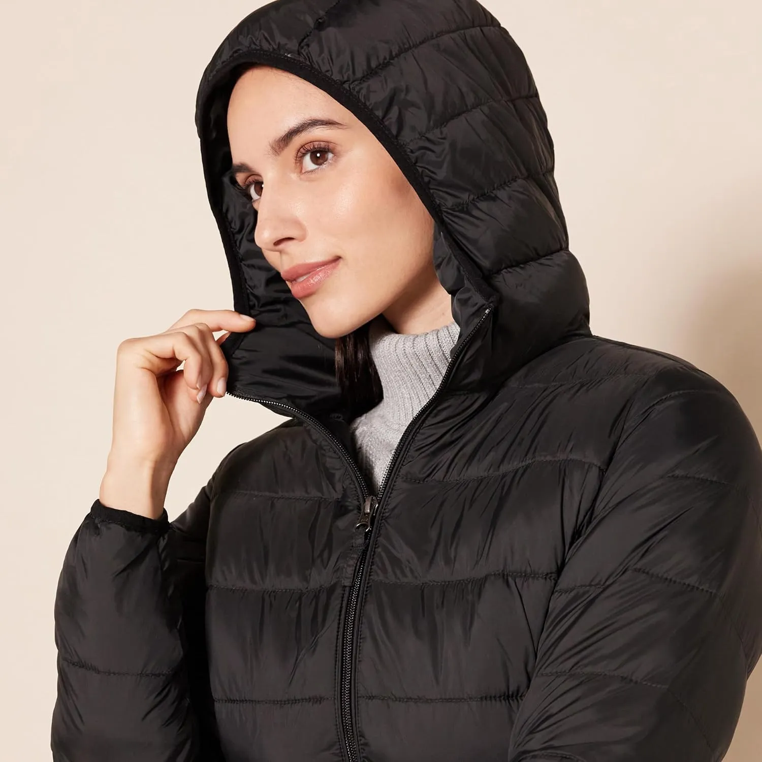 Amazon Essentials Women's Lightweight Water-Resistant Packable Hooded Puffer Coat (Available in Plus Size)