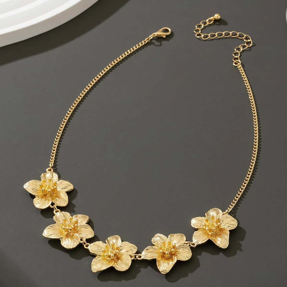 Flower Necklace for Women Flower Layered Necklaces Trendy Statement Necklace Floral