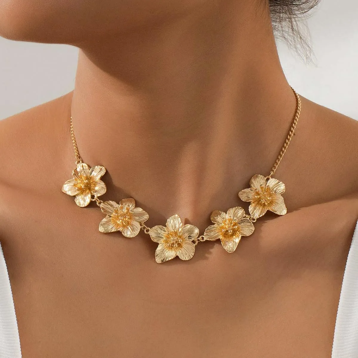 Flower Necklace for Women Flower Layered Necklaces Trendy Statement Necklace Floral