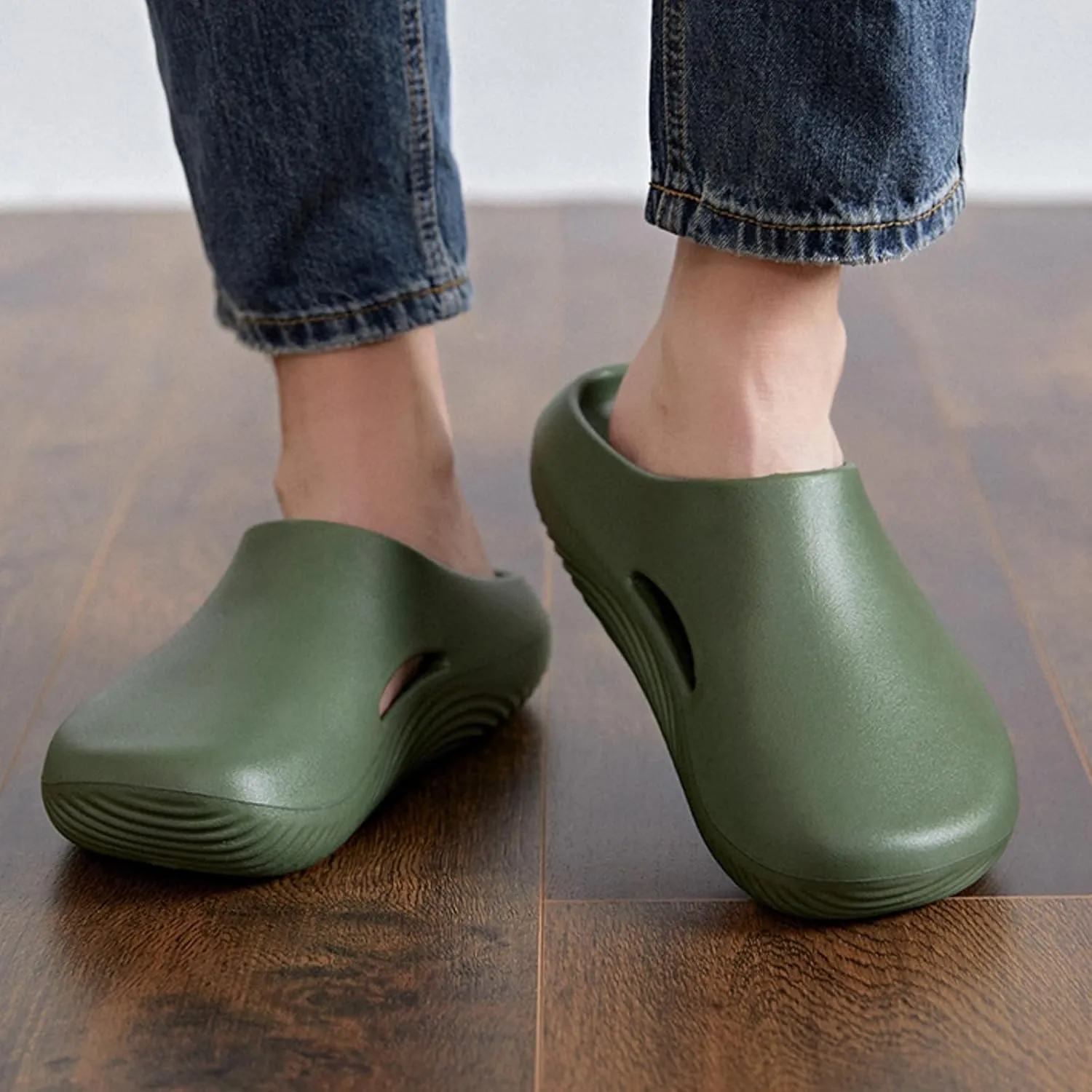 Garden Clogs for Women Men Lightweight Slip-on & Arch Support Nurse Sandals,Comfort Non-Slip & Waterproof Mules,Summer Outdoor Beach Soft Travel Shoes Classic Closed Toe Sandals Unisex