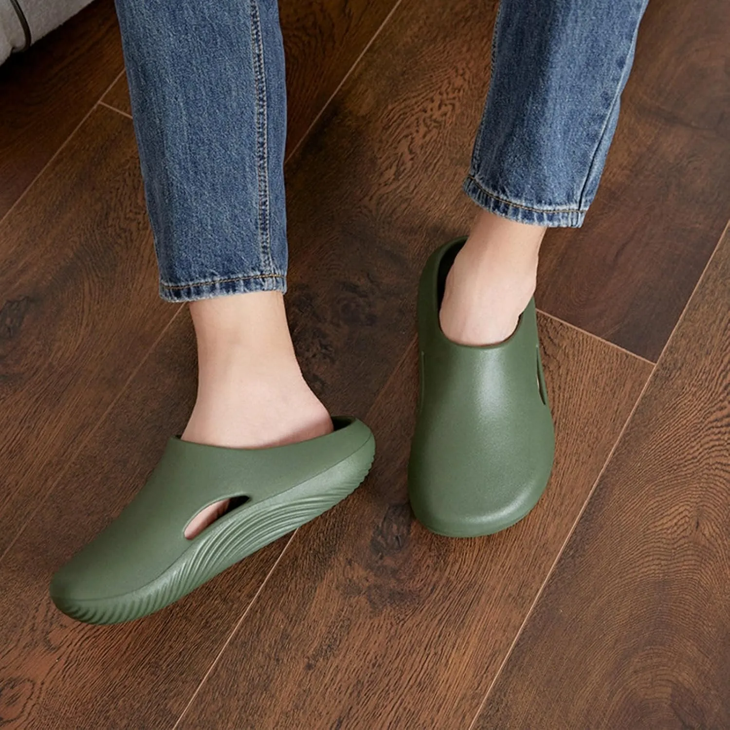 Garden Clogs for Women Men Lightweight Slip-on & Arch Support Nurse Sandals,Comfort Non-Slip & Waterproof Mules,Summer Outdoor Beach Soft Travel Shoes Classic Closed Toe Sandals Unisex