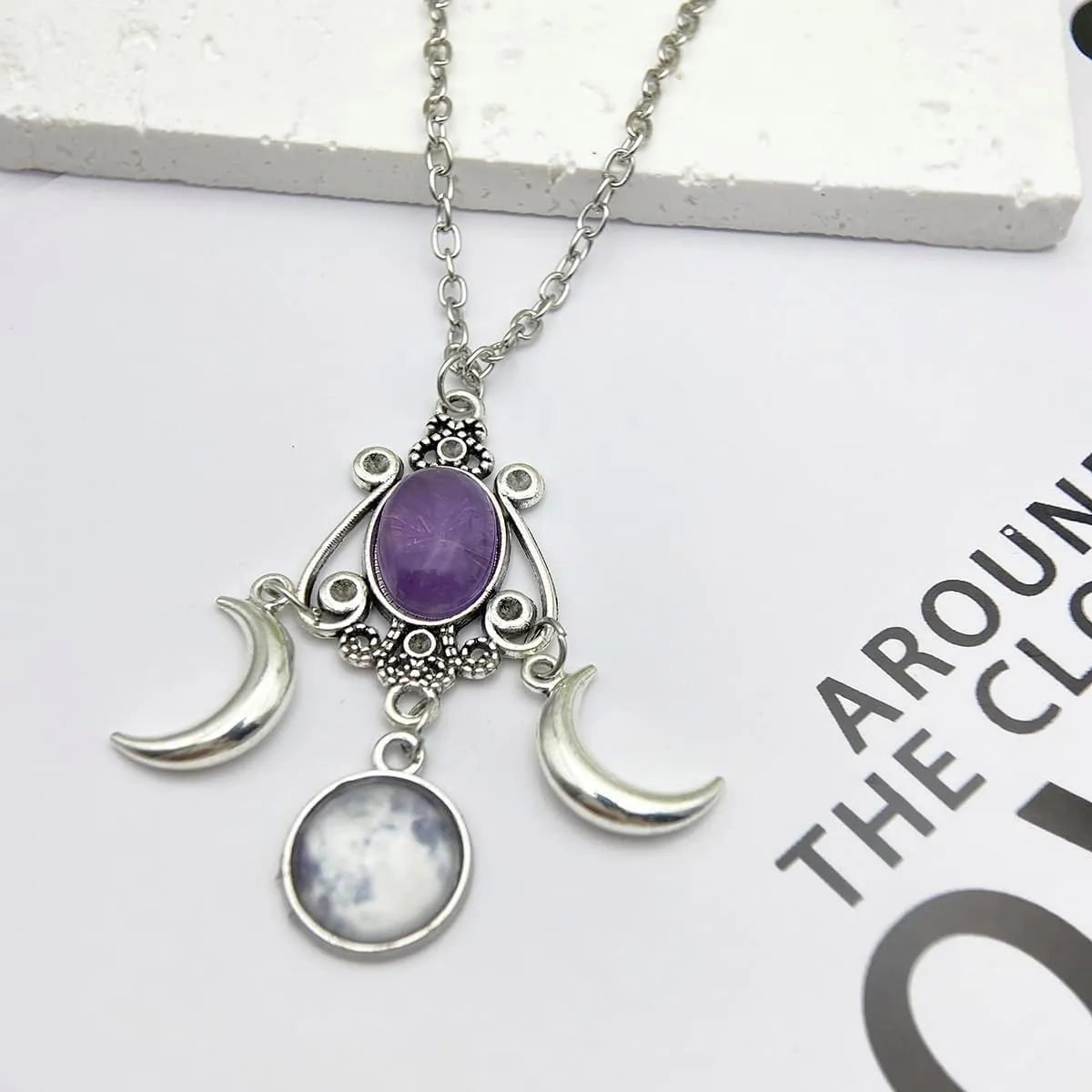 Gothic Moon Crystal Necklace Vintage Punk Black Crescent Necklace Red Statement Gothic Jewelry for Women Purple Halloween Costume Jewelry