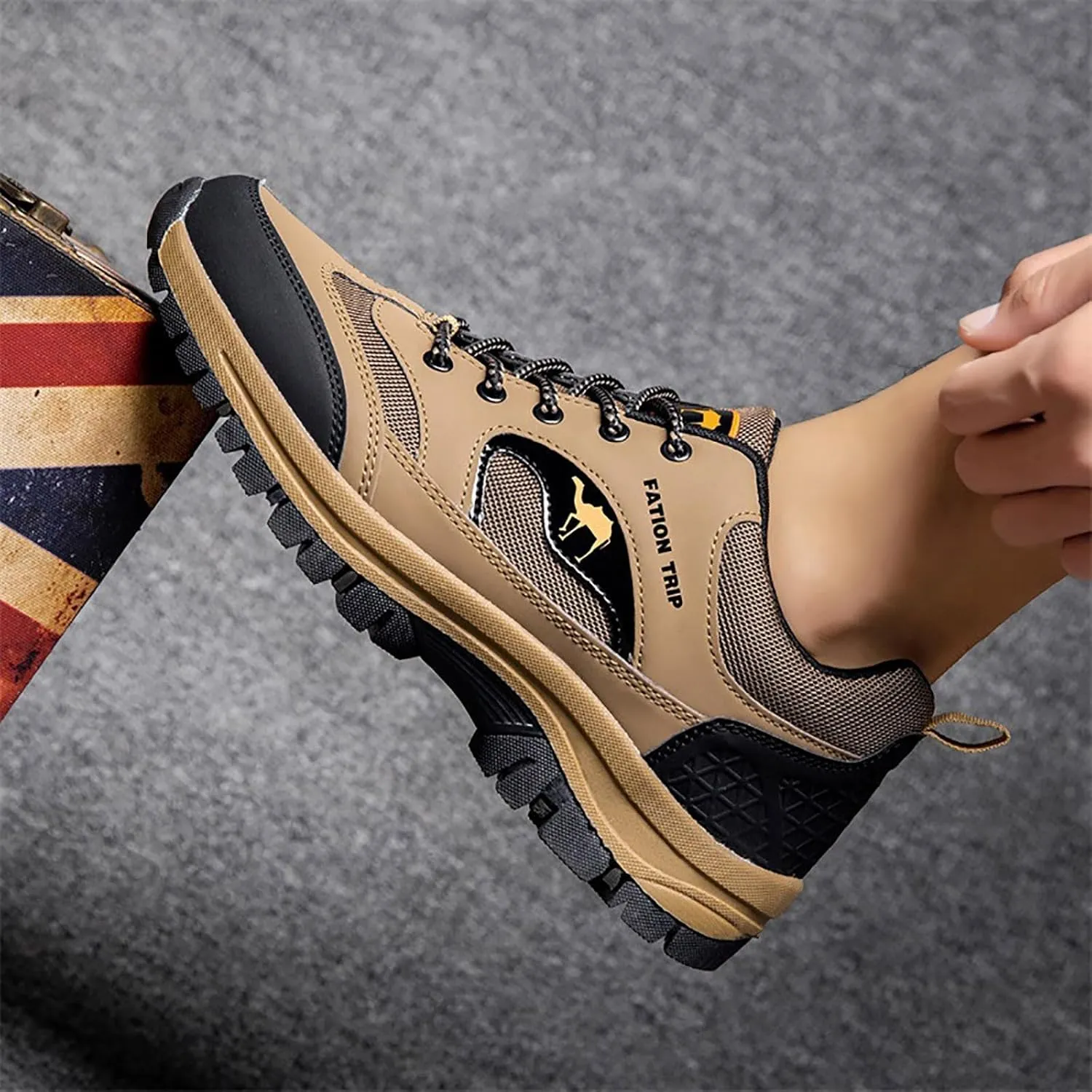 Outdoor Mountaineering Men Shoes Breathable and Durable Hiking Lace Up Men Hiking Shoes Basketball Sneaker