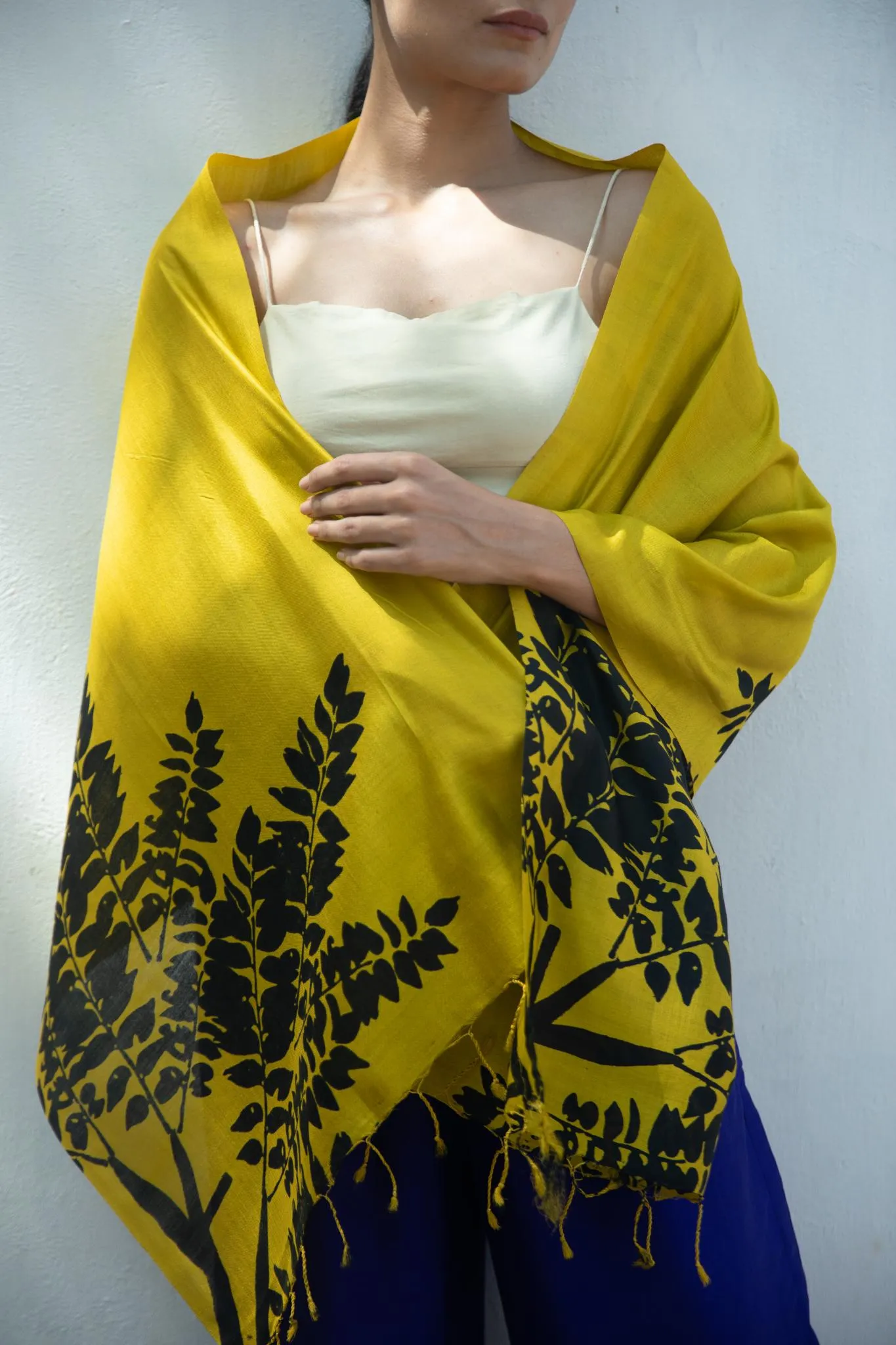 The 'Bada Patta' Eri Silk Scarf