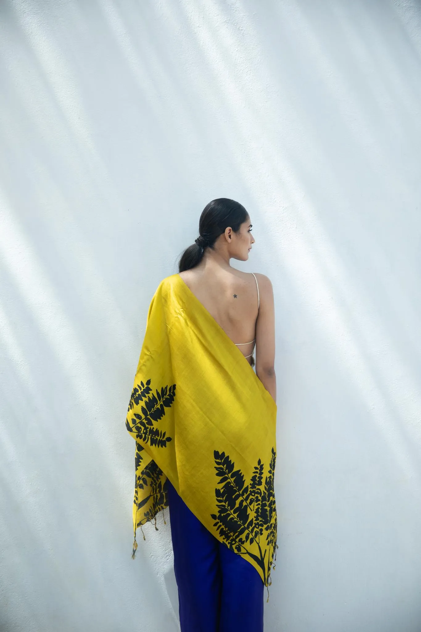 The 'Bada Patta' Eri Silk Scarf