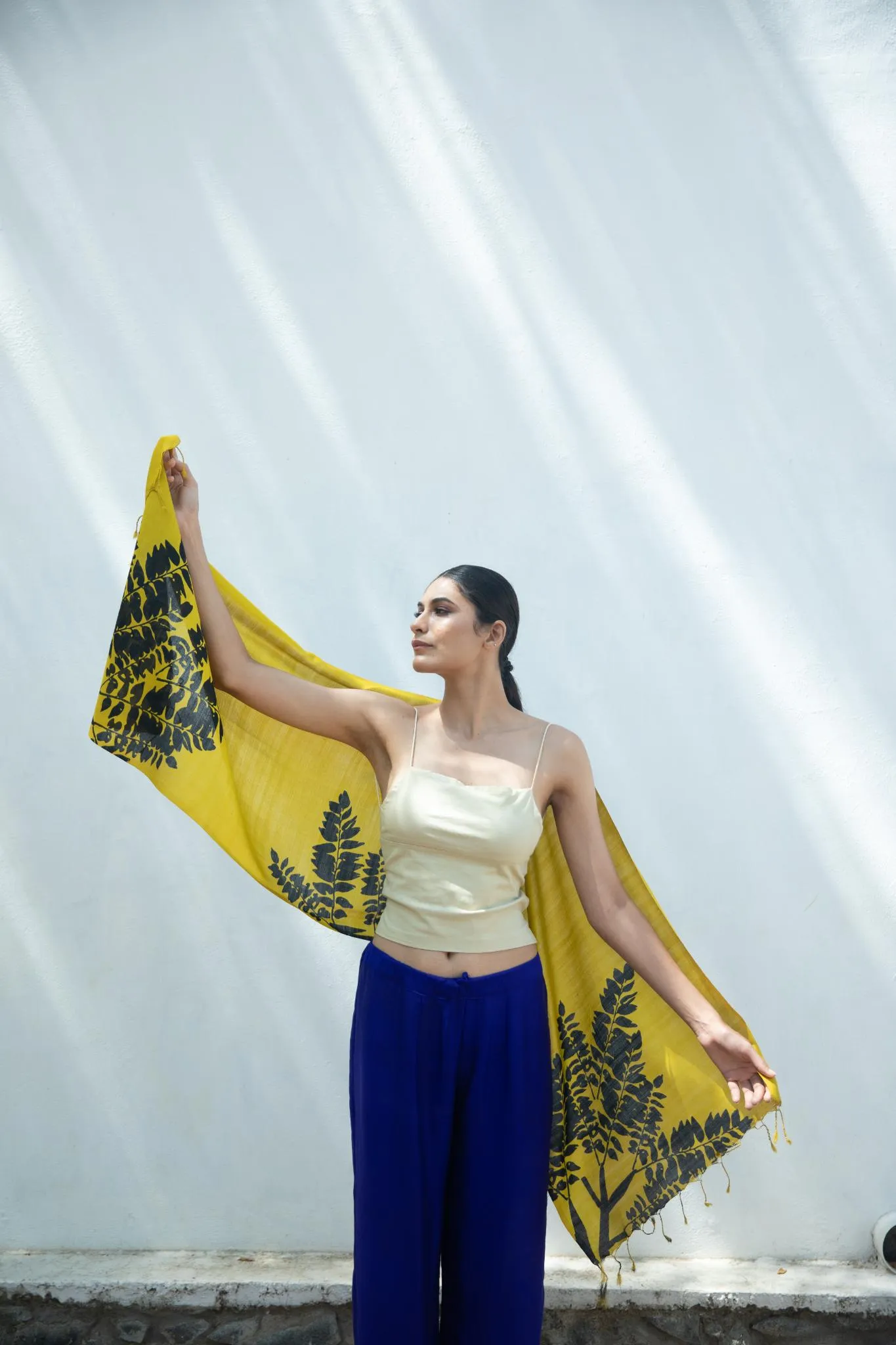 The 'Bada Patta' Eri Silk Scarf