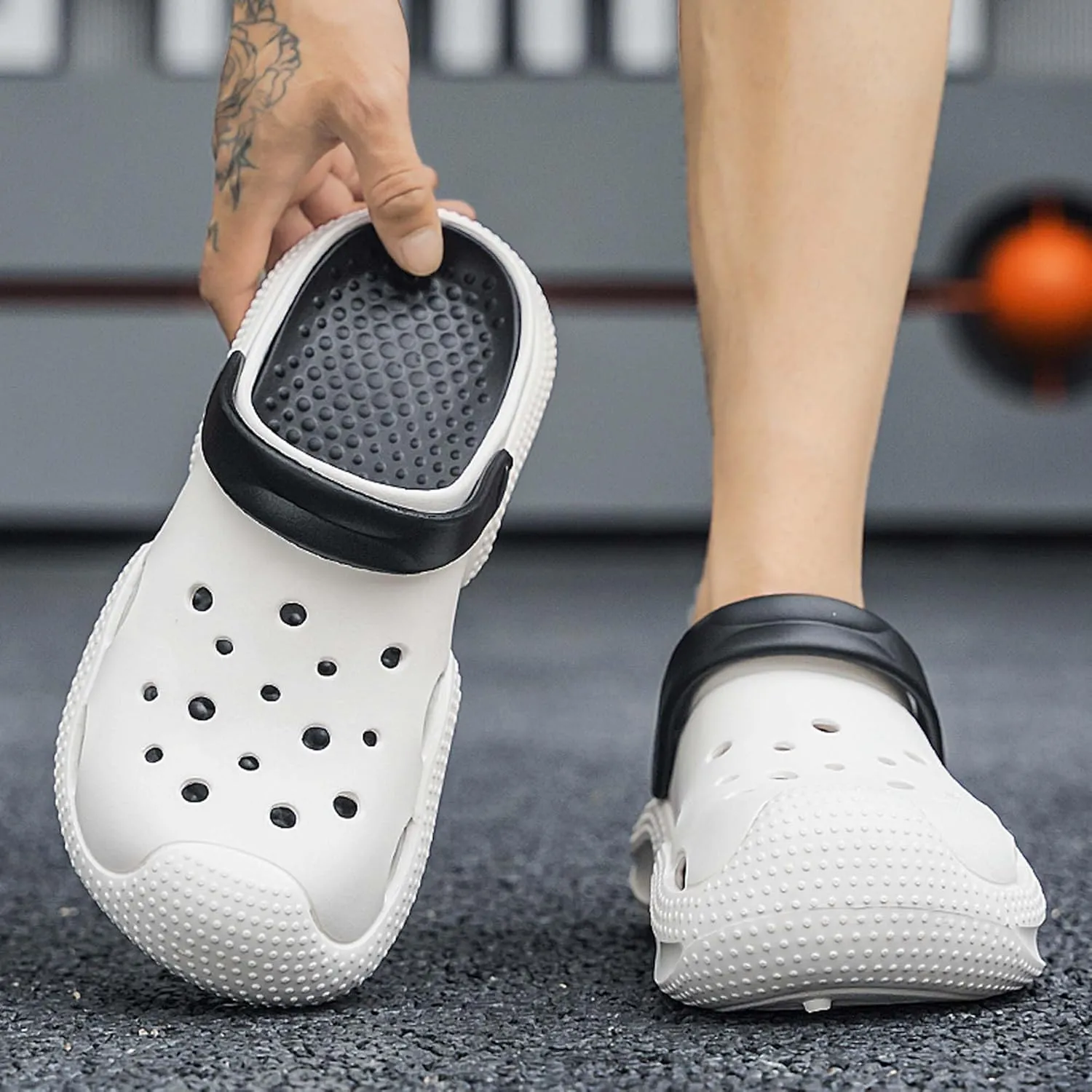 Women Men Clogs Garden Shoes Arch Support Sandals Slippers Summer Outdoor Casual Swimming Pool Beach Sandals Lightweight Soft Bottom Mule Slippers